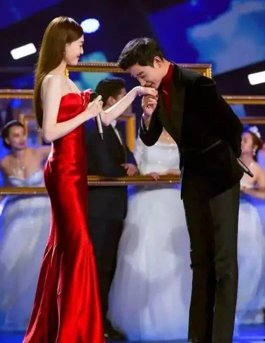 娱乐圈吃瓜爆料两个教授,揭秘两位教授的娱乐圈幕后故事  第2张